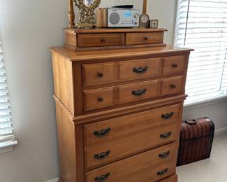 Flanders "Yorktown" tall chest of drawers with glove boxes