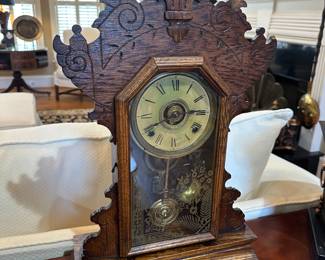 Antique Seth Thomas 8-Day clock with key