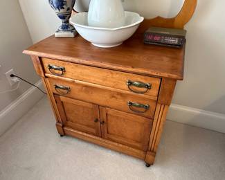 Antique washstand/dressing table with towel bar