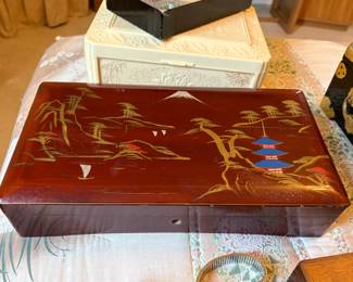 Lacquered box