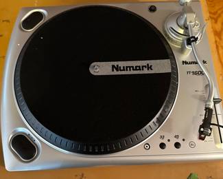 Numark turntable (new)