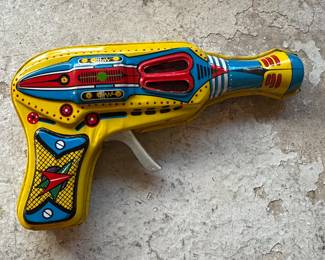 Friction tin laser gun