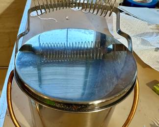 Brush washer