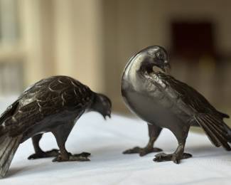 Pair bronze pigeons or doves.