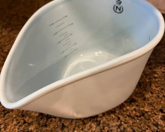 Nigella Lawson vase jug mixing picture