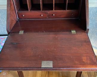 Desk interior