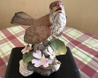 Wood Thrush bird figure