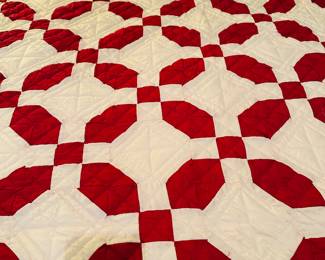 Queen quilt, handmade 