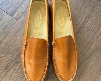 TOD'S Gommino Camel Colored Leather Slip In Flats size 35 1/2 (4.5 US)