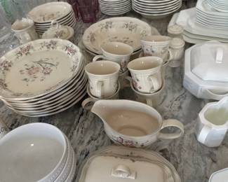 Mikasa Whole Wheat Pattern Dinnerware Set