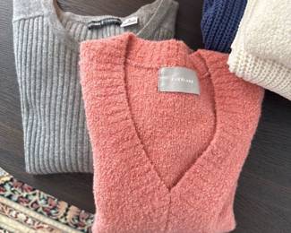 Everlane Teddy Wool Blend V Neck Sweater Pink