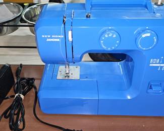 SEWING MACHINE