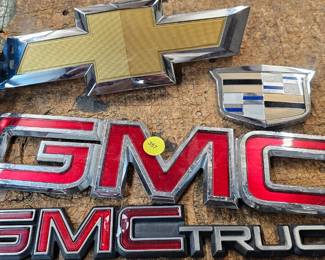 GMC / CHEVROLET EMBLEMS