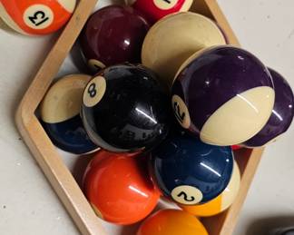 BILLARD BALLS
