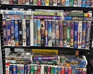 LARGE VHS MOVIE TAPE LOT