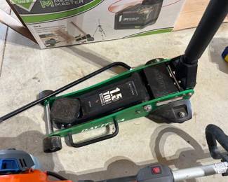 1.5 TON DAYTON FLOOR JACK AND LUG WRENCH