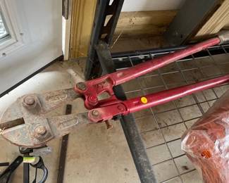 BOLT CUTTER
