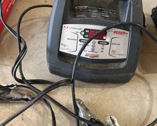 BATTERY CHARGER