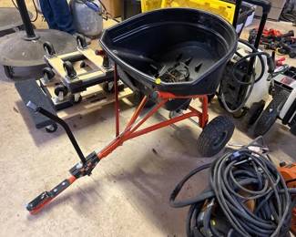 PULL BEHIND SPREADER