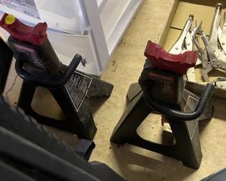 2 CRAFTSMAN JACK STANDS