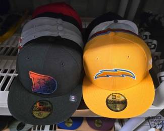 7104  NEW 25 NFL Hats 