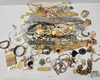 1017  Costume Jewelry 