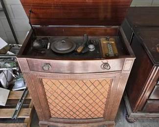 2420  Silverstone Wire Recorder  Radio 
