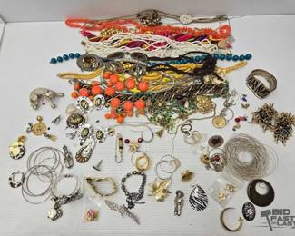 1015  Costume Jewelry 