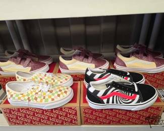 7050  NEW 5 Pairs of Vans Shoes 