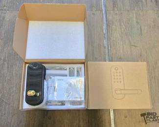 8052  NEW 2 Sifely S Smart Locks 