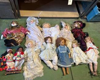 6040  13 Doll Collection 