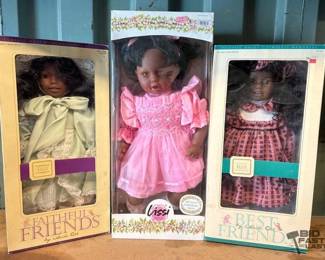 3412  3 Dolls 