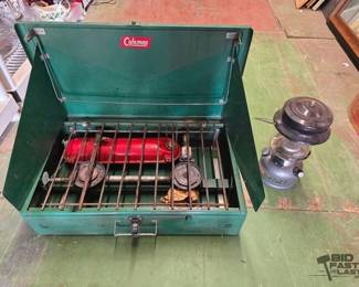 6076  Coleman Propane Camping Stove and Duel Fuel Lantern 