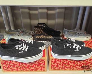 7048  NEW 5 Pairs of Vans Shoes 
