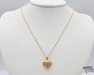 730  14k Yellow Gold Heart Locket Necklace, 2.61g 