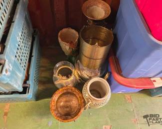 6522  7 Decorative Vases 