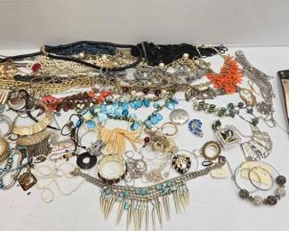 1032  Costume Jewlery 