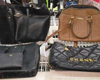 2668  Purses and Wallet 