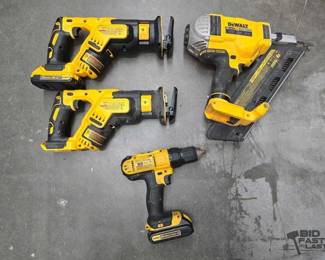 2640  4 Dewalt Power Tools 