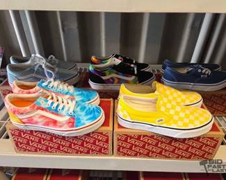7034  NEW 5 Pairs of Vans Shoes 