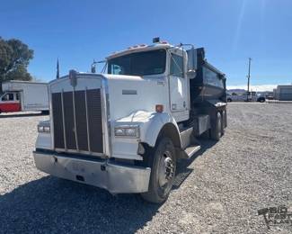 74  2003 Kenworth W900 