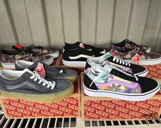 7046  NEW 5 Pairs of Vans Shoes 