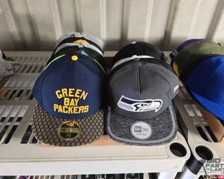 7092  NEW 17 NFL Hats 