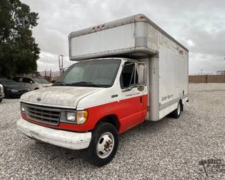378  1994 Ford Econoline Van 
