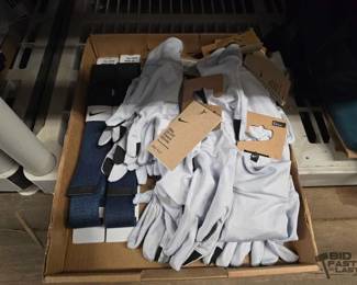 7126  NEW Nike Web Belts  Womens DriFit Fleece Running Gloves 