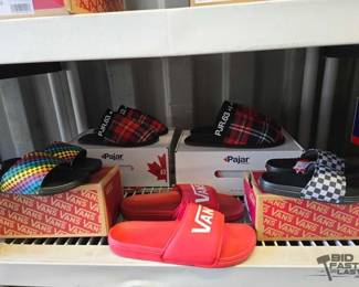 7040  Pajar Canada  Vans Slides 