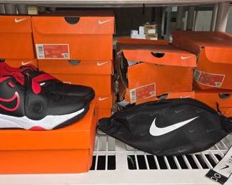 2570  NEW Nike Youth Shoes  Fanny Pack 