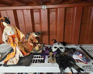 6112  Geisha Dolls and Masquerade Masks 