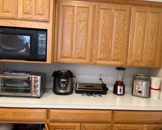 Kitchen Appliances Like New