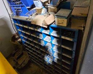 Industrial Parts Storage Bin Unit with Hardware Inventory - Retail: $75